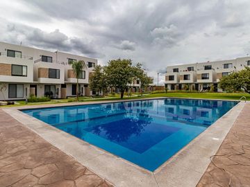 Casa en Venta con área de juegos infantiles alberca al sur de Cuernavaca Morelos