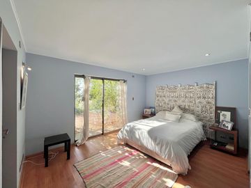 Se vende casa con vista a laguna y Club de Golf Huinganal, Limache
