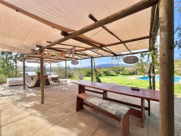 Se vende casa con vista a laguna y Club de Golf Huinganal, Limache