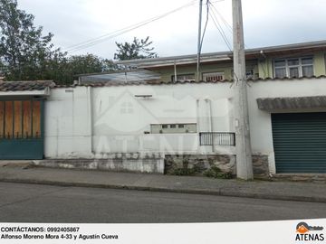 CASA DE TRES DEPARTAMENTOS Y AREA VERDE EN VENTA, EN EL CENTRO DE LA CIUDAD SECTOR UNIVERSIDAD CATOLICA
