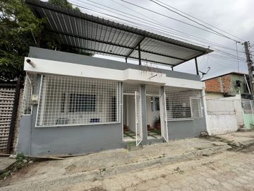CASA DE DOS DEPARTAMENTOS EN VENTA EN PORTOVIEJO