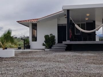 Ibarra - Hermosa Finca Ubicada A 3 Minutos Del Pueblo De Salinas