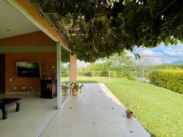 Extraordinaria casa campestre en El Cairo Condominio Campestre. El Tigre. Pereira - Risaralda