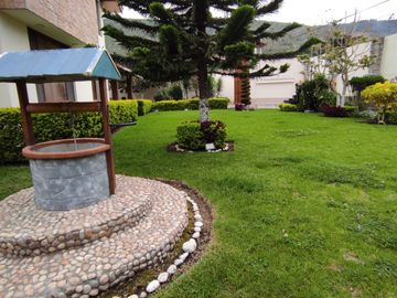 MITAD DEL MUNDO VENDO HERMOSA QUINTA CON ÁRBOLES FRUTALES