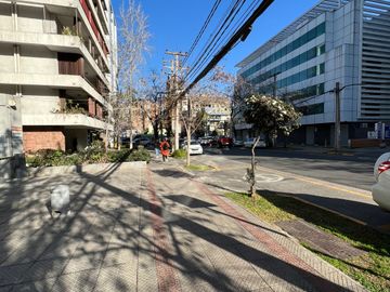 oportunidad por viaje oficina  6 estacionamientos mas bodega