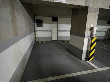 oportunidad por viaje oficina  6 estacionamientos mas bodega