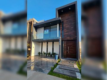 Hermosa Residencia En Valle Imperial de 4 Recamaras