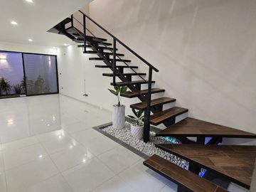 Hermosa Residencia En Valle Imperial de 4 Recamaras