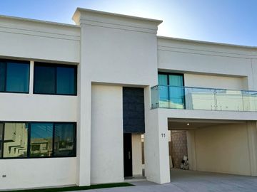 Casa nueva recién remodelada en renta en Monte de Calabria Residencial