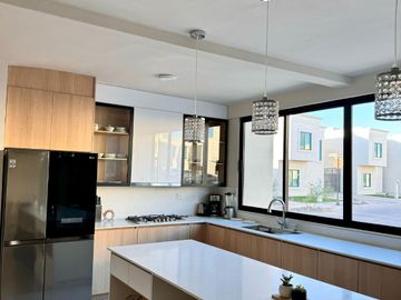 Casa nueva recién remodelada en renta en Monte de Calabria Residencial