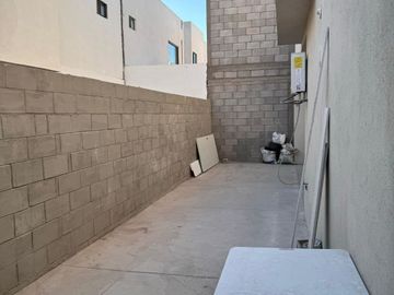 Casa nueva recién remodelada en renta en Monte de Calabria Residencial