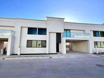 Casa nueva recién remodelada en renta en Monte de Calabria Residencial