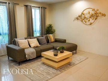 5 BEDROOM SINGLE ATTACHED UNIT LOCATED IN THE VILLAGES AT LIPA