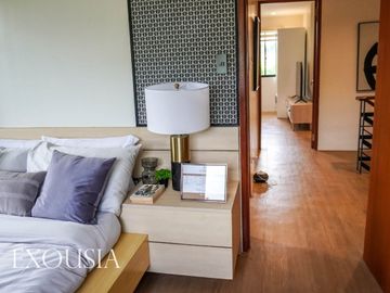 5 BEDROOM SINGLE ATTACHED UNIT LOCATED IN THE VILLAGES AT LIPA