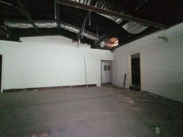VENDO LOCAL COMERCIAL EN MIRAFLORES