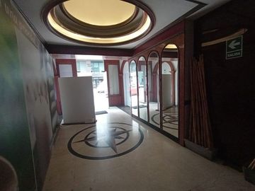 VENDO LOCAL COMERCIAL EN MIRAFLORES