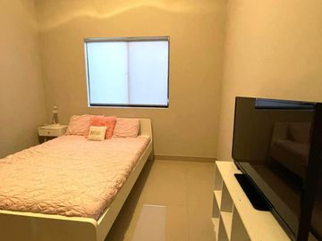Casa en Renta o VENTA TOTALMENTE AMUEBLADA &  NUEVA en Zona Consulado! VENERO