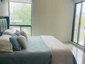 Casa en Renta o VENTA TOTALMENTE AMUEBLADA &  NUEVA en Zona Consulado! VENERO