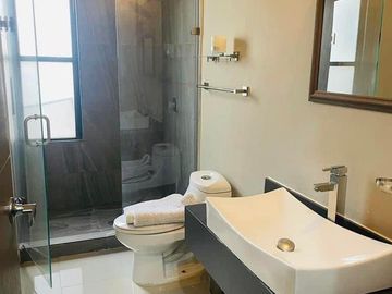 Casa en Renta o VENTA TOTALMENTE AMUEBLADA &  NUEVA en Zona Consulado! VENERO