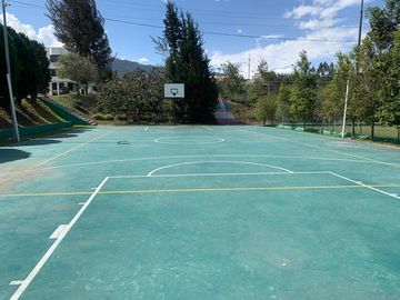 Casa de Venta 677m2 - Sector Cumbaya