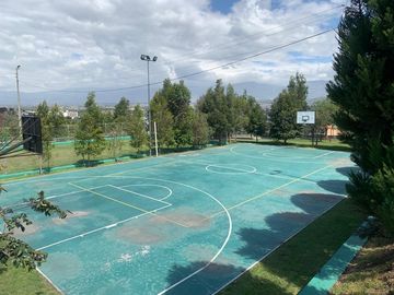 Casa de Venta 677m2 - Sector Cumbaya