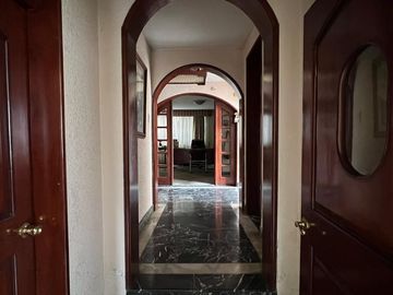 Casa de Venta 677m2 - Sector Cumbaya