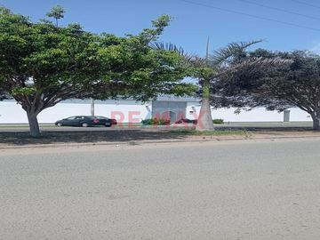 1034916 Venta De Terreno En Plena Av. Villareal - Makro - 147.39 M2