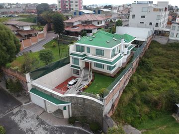 Casa de Venta en sector Embajada Americana, Norte de Quito