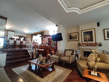 Casa de Venta en sector Embajada Americana, Norte de Quito