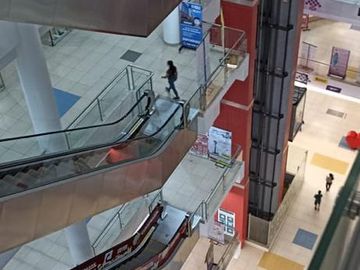 VEDO LOCAL COMERCIAL 1ER PISO CC GAMA GAMARRA MODE ´PLAZA