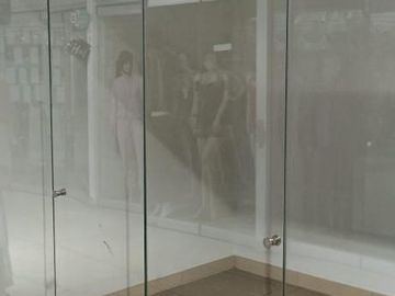 VEDO LOCAL COMERCIAL 1ER PISO CC GAMA GAMARRA MODE ´PLAZA