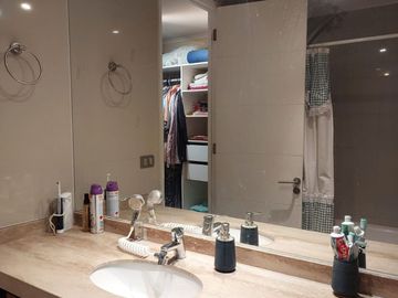 VENDO DEPARTAMENTO A PASOs DEL METRO BILBAO EN PROVIDENCIA.