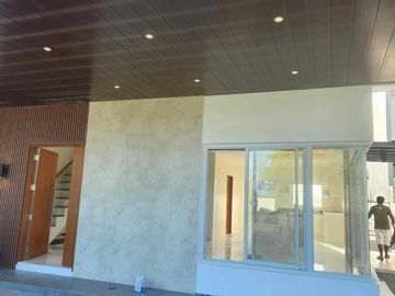 For Sale: Elegant H&L 6BR 6T&B Bgy San Jose, Antipolo, Rizal