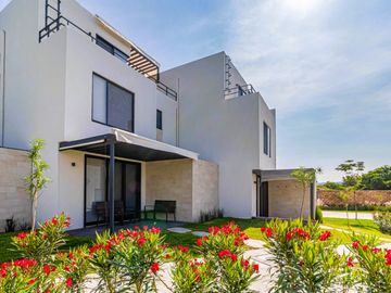 Casa en venta en condómino con amenidades al aire libre a unos minutos de Cuernavaca