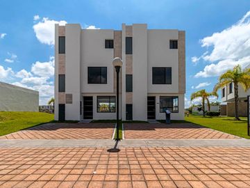 Casa en venta en condómino con amenidades al aire libre a unos minutos de Cuernavaca