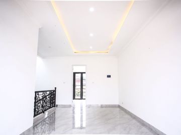 Townhouse Bintaro Jaya Sektor 1 Semifurnish termurah Mulai 4,5 M