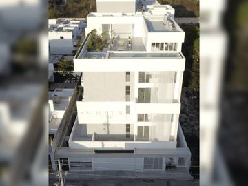 Penthouse con dos albercas, doble altura, rooftop, venta Montebello Mérida.