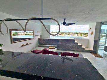 Penthouse con dos albercas, doble altura, rooftop, venta Montebello Mérida.
