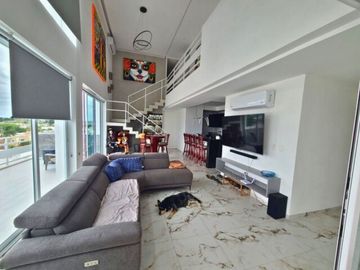 Penthouse con dos albercas, doble altura, rooftop, venta Montebello Mérida.