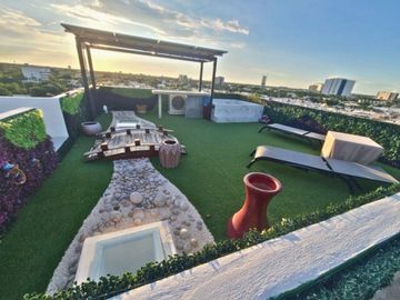 Penthouse con dos albercas, doble altura, rooftop, venta Montebello Mérida.