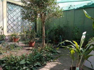 Vende Casa Cuatro Dormitorios Estacionamiento
