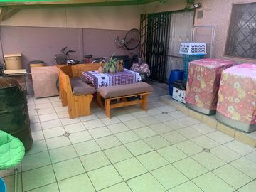 Vende Casa Cuatro Dormitorios Estacionamiento