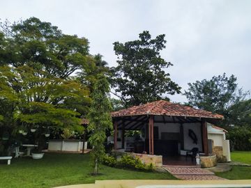 VENTA FINCA VIA RIO CLARO JAMUNDI