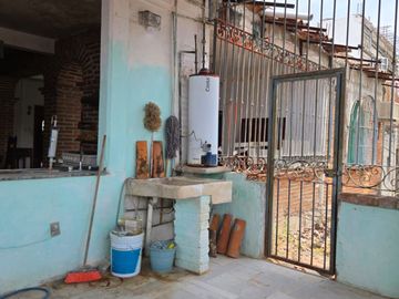 VENDO CASA EN PUERTO VALLARTA, COL. CENTRO PUERTO VALLARTA, JALISCO, 4 CUADRAS MALECON