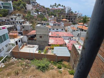 VENDO CASA EN PUERTO VALLARTA, COL. CENTRO PUERTO VALLARTA, JALISCO, 4 CUADRAS MALECON