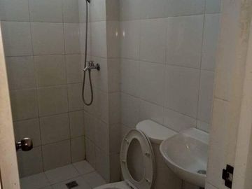 Very affordable Rent to own condo  5% down payment LOW MONTHLY 10k ONLY  1 bedroom 40 sqm loft type  0% interest  near BGC,,eastwood ,tiendesitas