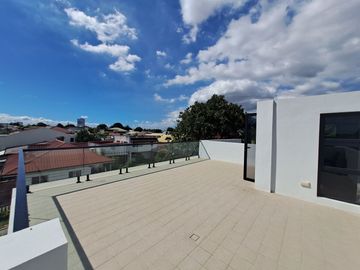 5BR House and Lot in BF Homes