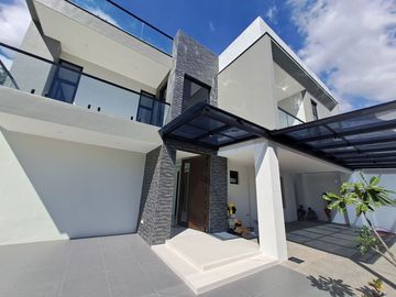 5BR House and Lot in BF Homes