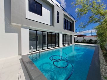 5BR House and Lot in BF Homes