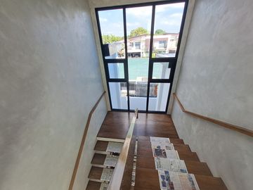 5BR House and Lot in BF Homes